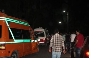 مصرع شخص وإصابة 14 آخرين في حادث انقلاب سيارة مروع بالصف
