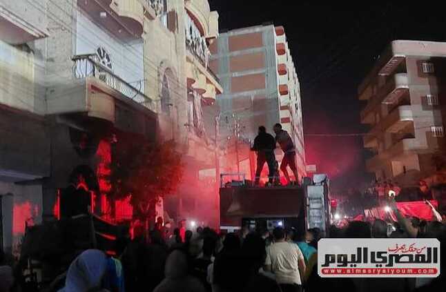 6 سيارات إطفاء لإخماد حريق بـ«جراج سيارات» أسفل عقار فى الجمالية | المصري اليوم