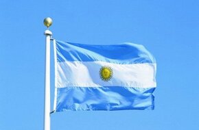 الأرجنتين تسجل أول فائض فصلي في الميزانية منذ أكثر من 15 عاما