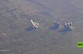سو-34 تمطر معقلا للقوات الأوكرانية بقنابل حائمة