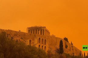 تبدو وكأنها "مستعمرة على المريخ"..  الغبار الصحراوي يضرب اليونان