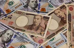 اليابان تؤكد التزامها بمعالجة ضعف قيمة الين لإبطاء انخفاض العملة