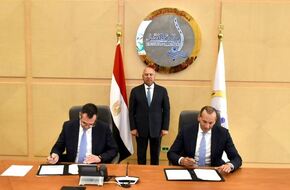 توقيع عقد تنفيذ أعمال البنية الفوقية لمشروع محطة الحاويات بميناء دمياط 