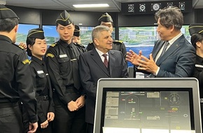 رئيس هيئة قناة السويس يبحث تعزيز التعاون مع جامعة كوريا البحرية في مجالات التدريب والمحاكيات