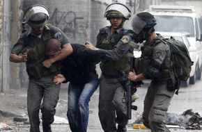 ارتفاع حصيلة عدد المعتقلين الفلسطينيين في الضفة الغربية منذ بدء العدوان إلى أكثر من 8455 معتقلا