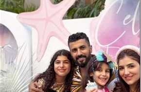 ابنتى مي عمر ومحمد سامي يلفتان الأنظار في أول ظهور لهما..ما القصة؟ (فيديو) | المصري اليوم