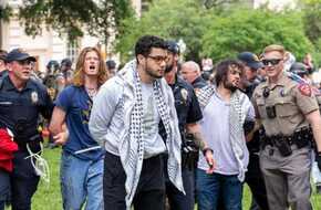 جامعات أمريكية تشتعل تضامنًا مع فلسطين واستثمار جامعة هارفارد في إسرائيل يتسبب في احتجاجات واسعة (تقرير) | المصري اليوم