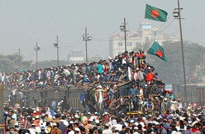 بنجلاديش.. الآلاف يشاركون في صلاة الاستسقاء وسط موجة حر شديدة
