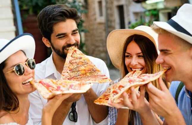 مدينة أوروبية تستعد لحظر الآيس كريم والبيتزا بعد منتصف الليل (تعرف على السبب) | المصري اليوم