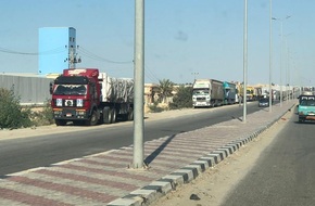 مرور 996 فردا من معبر رفح البري وإدخال 90 شاحنة مساعدات لقطاع غزة
