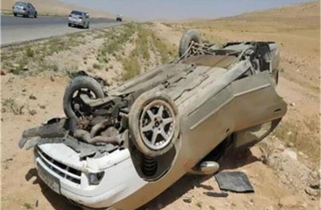 مصرع زوجين وإصابة 7 آخرين في حادث تصادم سيارة بعامود إنارة في أسيوط   