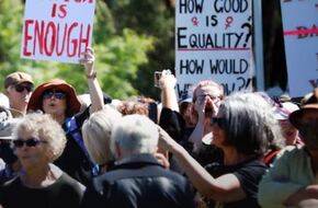 مسيرات بمشاركة الآلاف في أستراليا للتصدي للعنف ضد المرأة