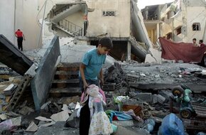 استشهاد 14 فلسطينيا فى قصف إسرائيلى على رفح ومخيم النصيرات بقطاع غزة