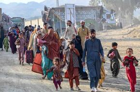 ترحيل أكثر من ألف مهاجر أفغاني من باكستان