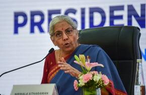 وزيرة مالية الهند تتوقع المزيد من التقلبات بسبب الحروب