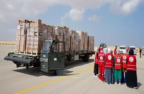 دخول 211 شاحنة مساعدات من معبري رفح وكرم سالم لقطاع غزة