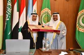البرلمان العربي يمنح نائب رئيس وزراء البحرين وسام «رواد التنمية» | المصري اليوم