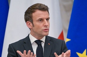 ماكرون يعتبر الأسلحة النووية الفرنسية ضمانة لبناء العلاقات مع روسيا