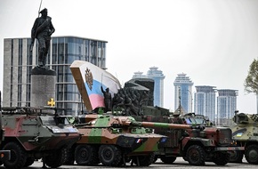 الجيش الروسي "يعزز" معرض غنائمه من أسلحة "الناتو" بدبابة "ليوبارد" ألمانية (فيديو)