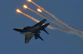 طائرات الاحتلال الإسرائيلي تشن غارتين على بلدتي المغراقة والزوايدة بقطاع غزة