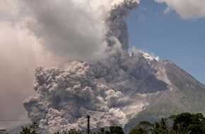 ثوران بركان في إندونيسيا والسلطات تدعو السكان للابتعاد عن المنطقة (تفاصيل) | المصري اليوم