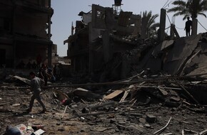 عشرات القتلى والجرحى جراء قصف الطيران الإسرائيلي لمدينة رفح