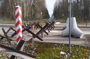 نائب وزير الدفاع البولندي السابق يدعو إلى إنشاء حقول ألغام على الحدود مع روسيا