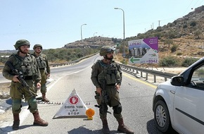 الاحتلال الإسرائيلي يشدد إجراءاته العسكرية على حاجزي تياسير والحمرا بالأغوار