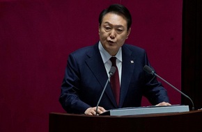 رئيس كوريا الجنوبية يون سوك يول يعتزم لقاء زعيم المعارضة بعد خسارة الانتخابات