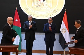 عاجل...مدبولي: العمل على زيادة حجم الاستثمارات المتبادلة بين القطاع الخاص بمصر والأردن | العاصمة نيوز