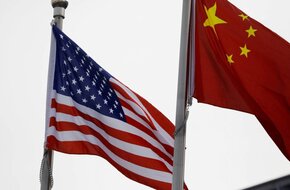 مصادر مطلعة: أمريكا بصدد فرض رسوم جمركية جديدة على صناعات صينية استراتيجية