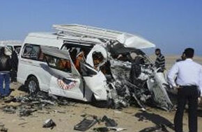 إصابة 13 شخصا في حادث تصادم سيارتين في شمال سيناء