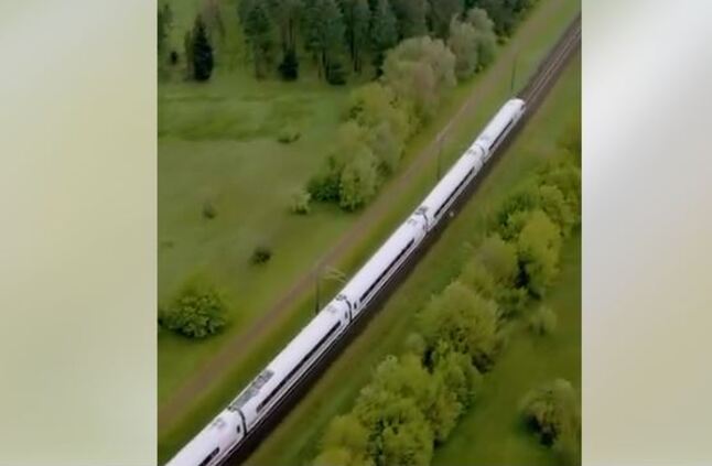 النقل تنشر أول فيديو للقطار الكهربائي السريع أثناء اختباره في ألمانيا