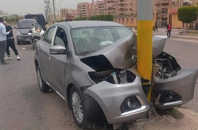 إصابة سيدة وابنتها إثر تصادم سيارة ملاكي بعمود كهرباء ببورسعيد | أهل مصر