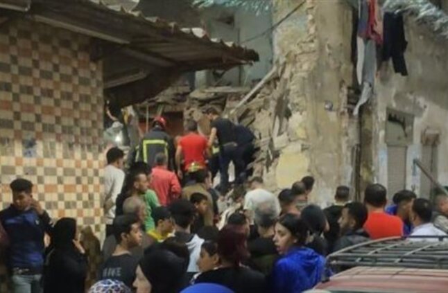 جار البحث عن الضحايا.. انهيار عقار قديم في منطقة كرموز بحي غرب الإسكندرية