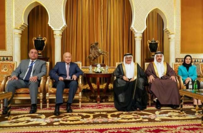 وزير خارجية البحرين يجتمع مع &quot;أبو الغيط&quot; تحضيرًا لـ القمة العربية