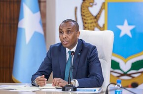 الصومال وأمريكا يبحثان تعزيز التعاون في قضايا مكافحة الإرهاب