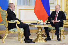 بوتين وباشينيان يتفقان على انسحاب حرس الحدود الروسي من عدد من مناطق أر