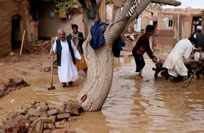 ارتفاع حصيلة قتلى فيضانات أفغانستان إلى 315 شخصا (فيديو)