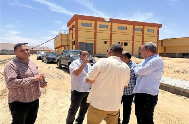 رئيس جهاز قنا الجديدة يتفقد المرحلة الأولى من مشروعات المرافق بغرب المحافظة