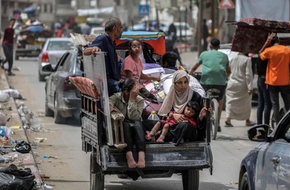 فلسطينيون ينزحون مجددا بعد معاودة الهجوم الإسرائيلي على شمال غزة