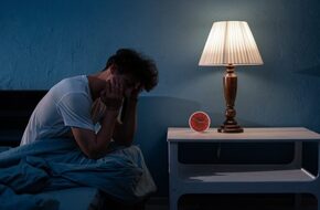 دراسة: الكلام أثناء النوم قد يتطلب استشارة الطبيب