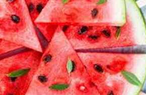 إزاي تعرف البطيخ الأحمر؟.. 6 طرق مُجربة لاختيار فاكهة الصيف الناضجة | المصري اليوم