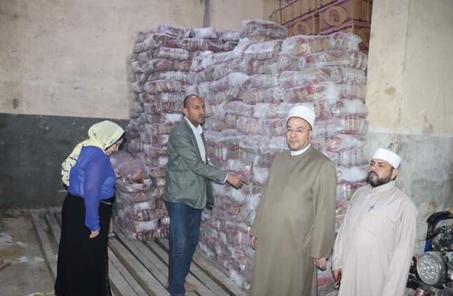 استلام 8 أطنان سكر وأرز  لتوزيعها على الأسر الأولى بالرعاية ببني سويف | أهل مصر
