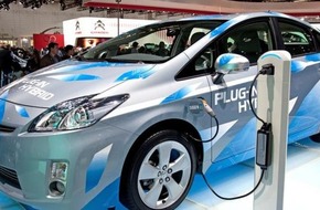 الصين تتعهد باتخاذ إجراءات حازمة ردا على الرسوم الأمريكية على السيارات الكهربائية الصينية