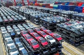 أمريكا ترفع الرسوم على واردات السيارات الكهربائية الصينية إلى 100%