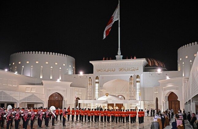 تعرف على قصر "الصخير" الذي يستضيف القادة العرب في قمة البحرين (فيديو)