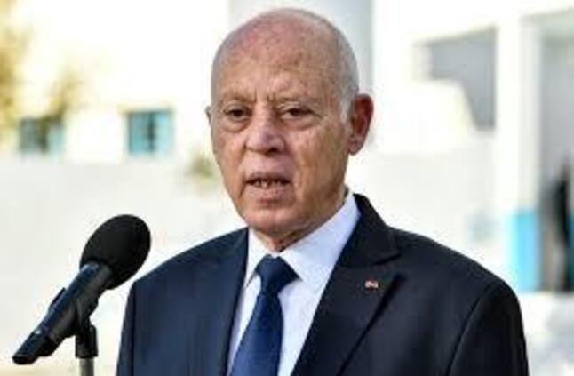 الرئيس التونسي يندد بانتقادات دولية لحملة توقيفات ويعتبرها &quot;قانونية&quot;