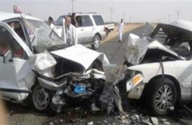 إصابة 8 أشخاص إثر حادث تصادم سيارتين فى منطقة الهرم