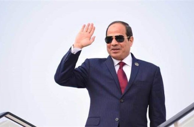 الرئيس السيسي يعود إلى أرض الوطن بعد مشاركته في القمة العربية بالبحرين 